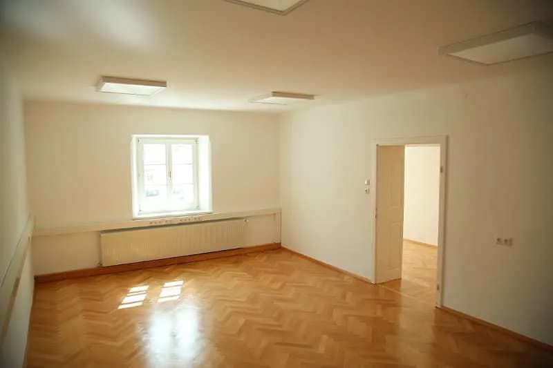 5-Zimmer-Gewerbeimmobilie mieten in Rohrbach – 270 m², € 3.872 – Bild 18 von 31