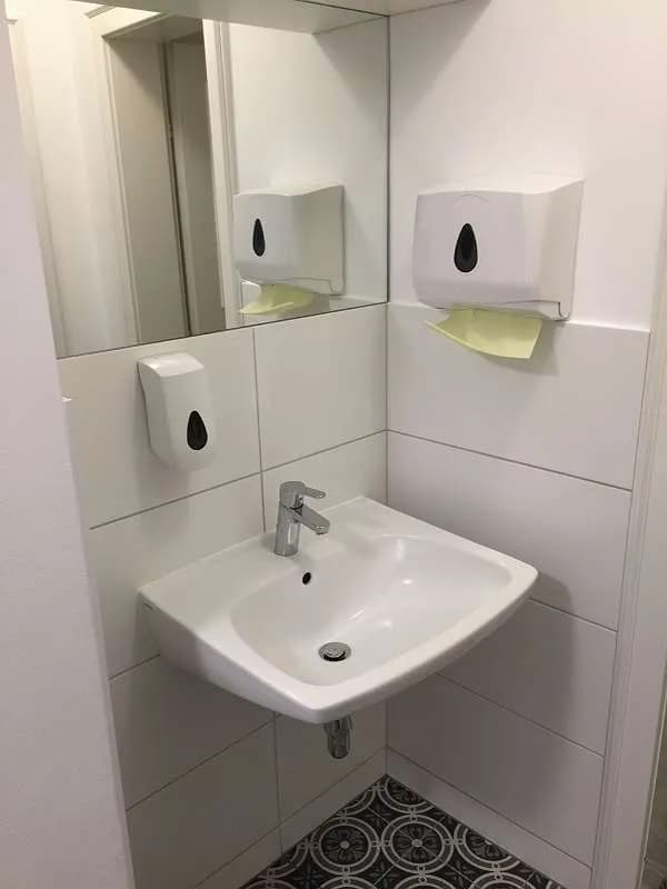 5-Zimmer-Gewerbeimmobilie mieten in Rohrbach – 270 m², € 3.872 – Bild 24 von 31