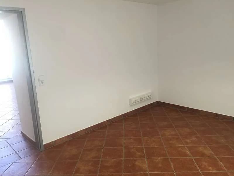 8-Zimmer-Gewerbeimmobilie mieten in Rohrbach – 290 m², € 5 – Bild 6 von 36