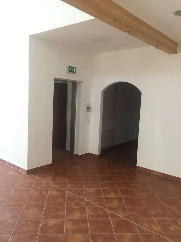 8-Zimmer-Gewerbeimmobilie mieten in Rohrbach – 290 m², € 5 – Bild 7 von 36