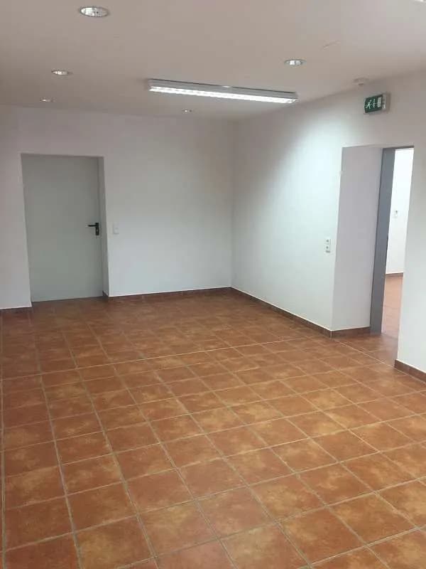 8-Zimmer-Gewerbeimmobilie mieten in Rohrbach – 290 m², € 5 – Bild 10 von 36
