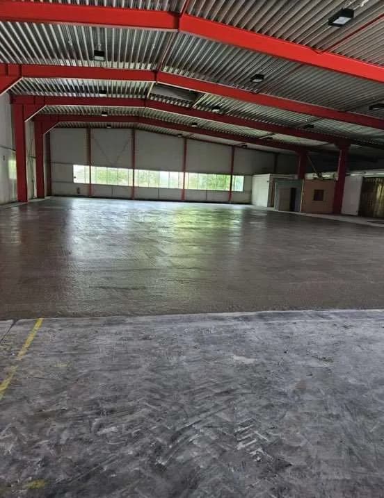 Gewerbeimmobilie mieten in Vöcklabruck – 1 600 m², € 4