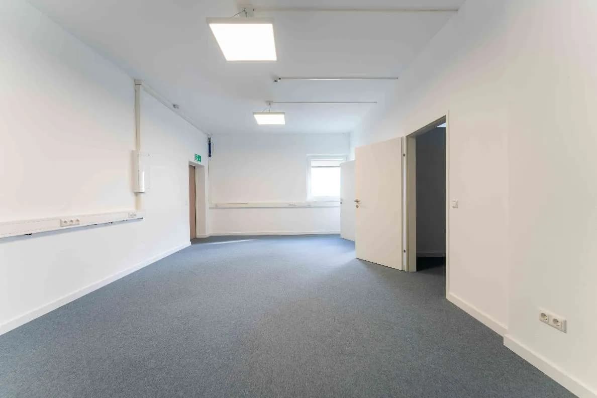 Gewerbeimmobilie mieten in Wels-Land – 161 m², € 1.700 – Bild 12 von 13