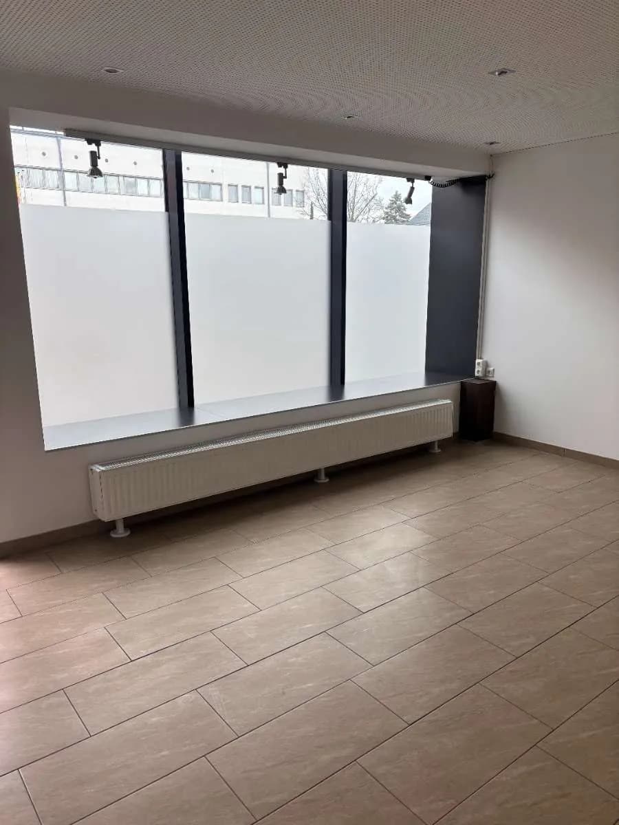 Gewerbeimmobilie mieten in Wels-Land – 40 m², € 696 – Bild 4 von 11