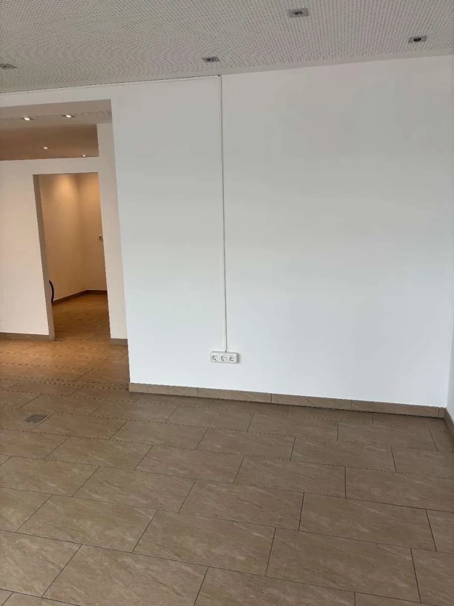 Gewerbeimmobilie mieten in Wels-Land – 40 m², € 696 – Bild 5 von 11