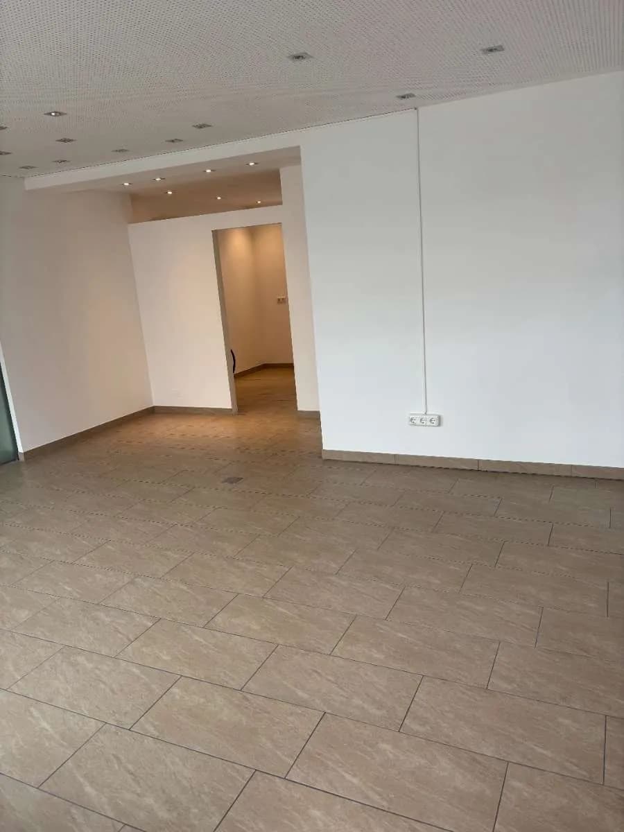 Gewerbeimmobilie mieten in Wels-Land – 40 m², € 696 – Bild 6 von 11