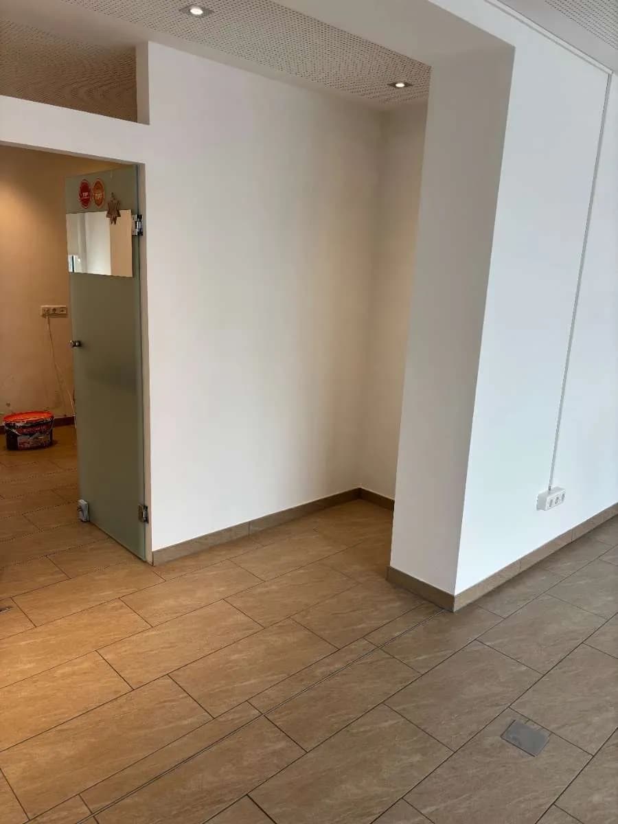 Gewerbeimmobilie mieten in Wels-Land – 40 m², € 696 – Bild 7 von 11
