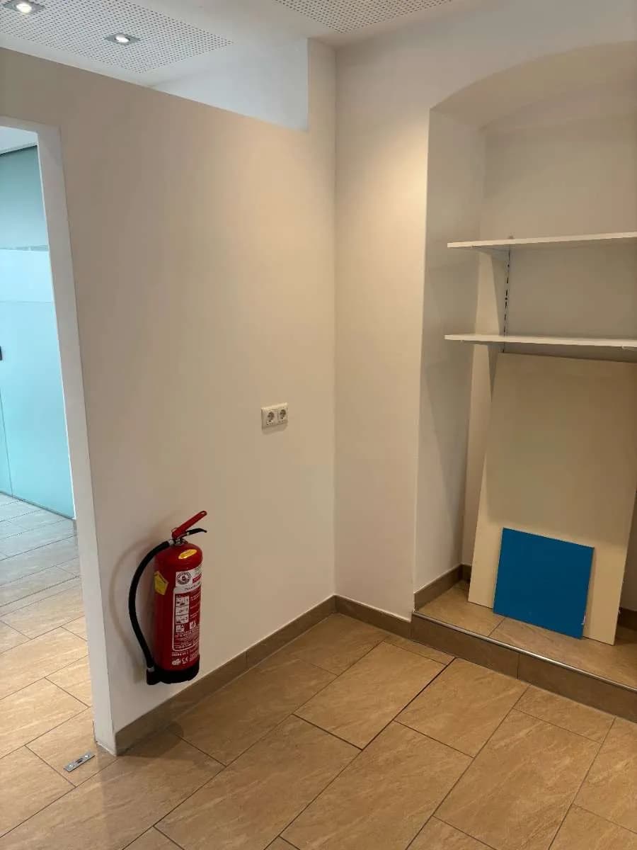 Gewerbeimmobilie mieten in Wels-Land – 40 m², € 696 – Bild 8 von 11