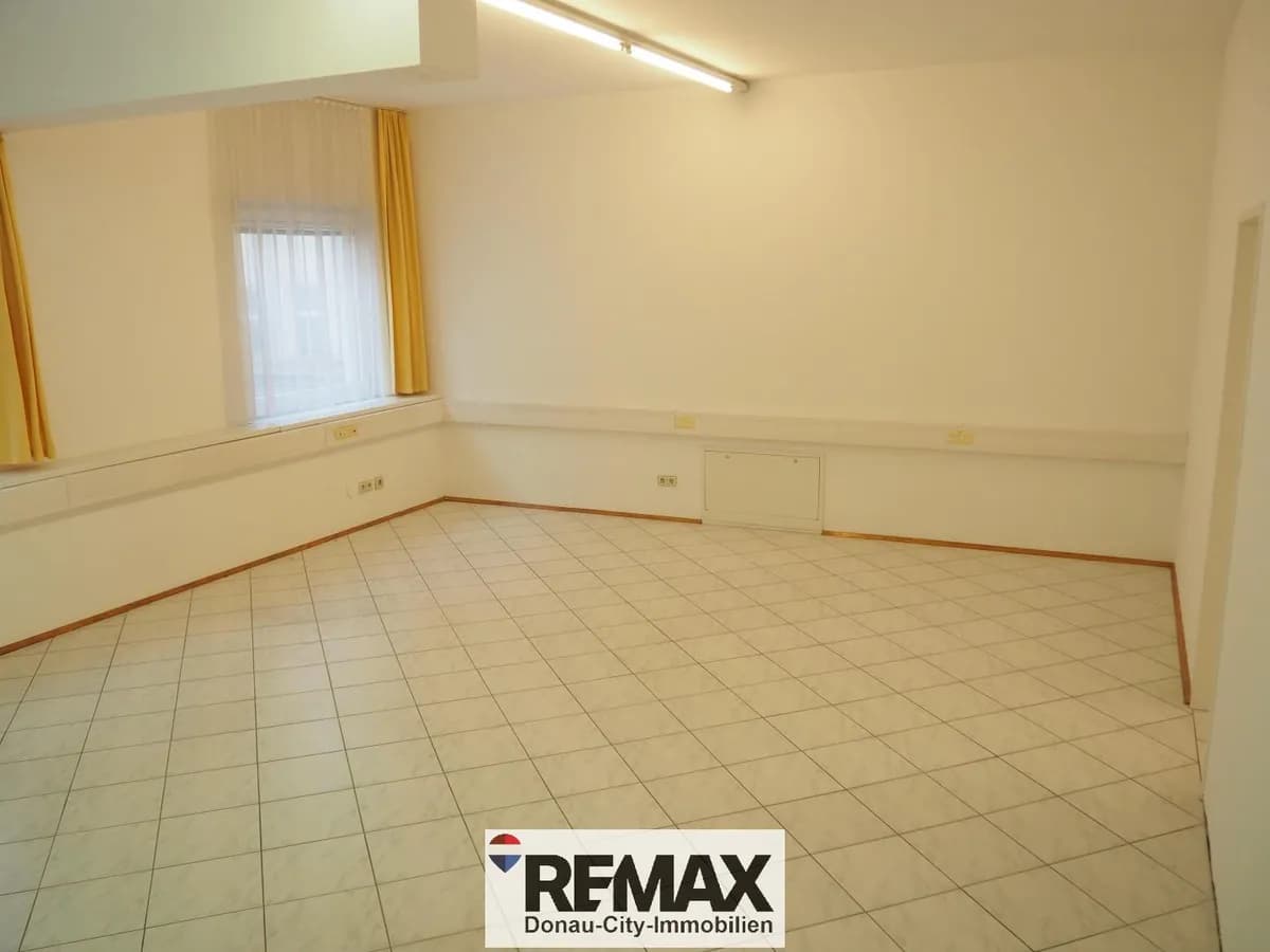 6-Zimmer-Gewerbeimmobilie mieten in Wien – 150 m², € 2.140 – Bild 1 von 13