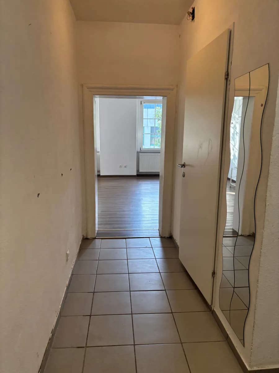 1-Zimmer-Wohnung mieten in Baden – 33 m², € 360 – Bild 2 von 4