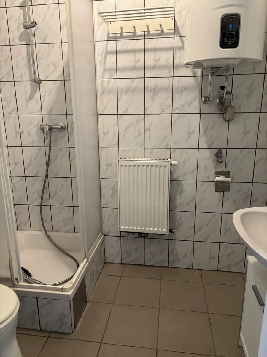 1-Zimmer-Wohnung mieten in Baden – 33 m², € 360 – Bild 4 von 4