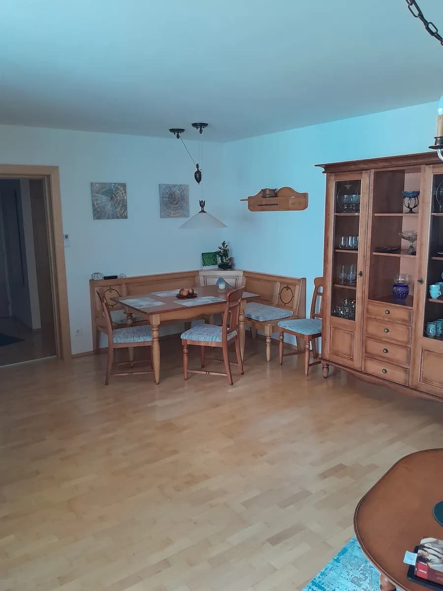 2-Zimmer-Wohnung mieten in Wels – 69 m², € 975 – Bild 2 von 9