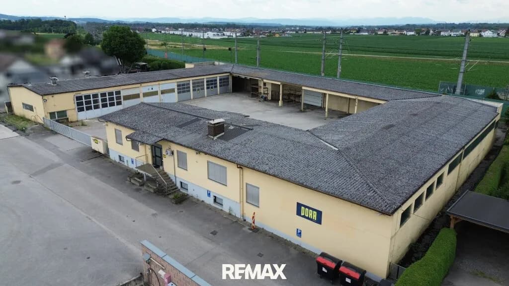Gewerbeimmobilie kaufen in Amstetten – 3 237 m², € 650.000 – Bild 1 von 13