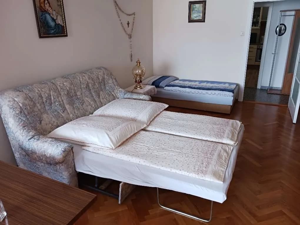 4-Zimmer-Wohnung mieten in Oberpullendorf – 100 m², € 750 – Bild 3 von 6