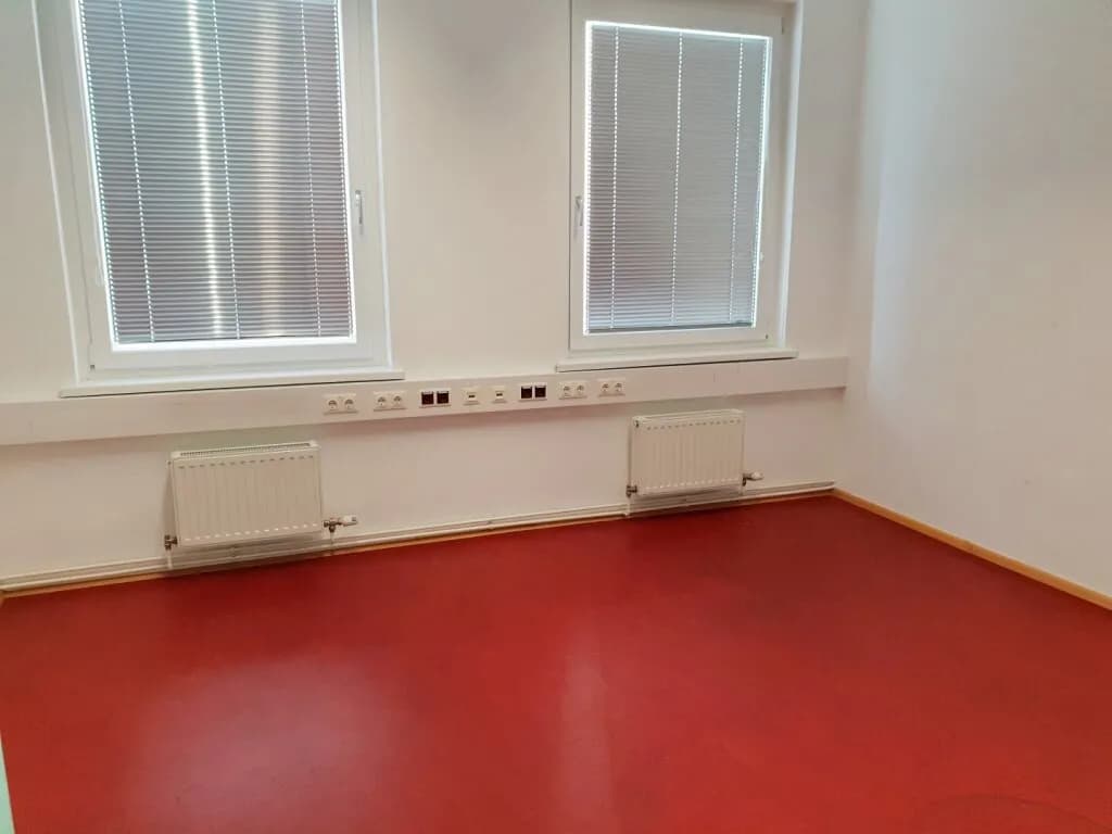 1-Zimmer-Gewerbeimmobilie mieten in Baden – 36 m², € 491 – Bild 2 von 5