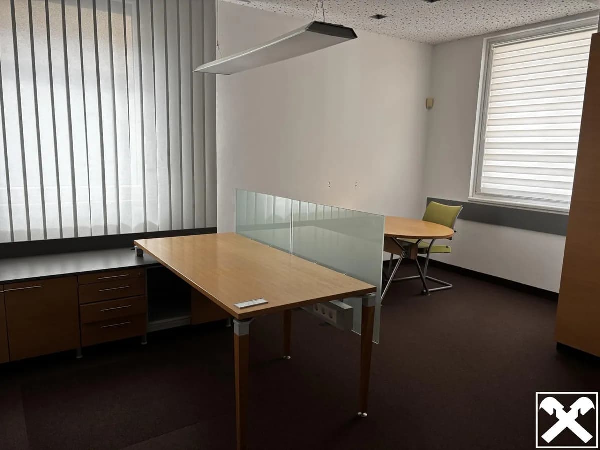 6-Zimmer-Gewerbeimmobilie mieten in Sankt Veit an der Glan – € 14 – Bild 4 von 11