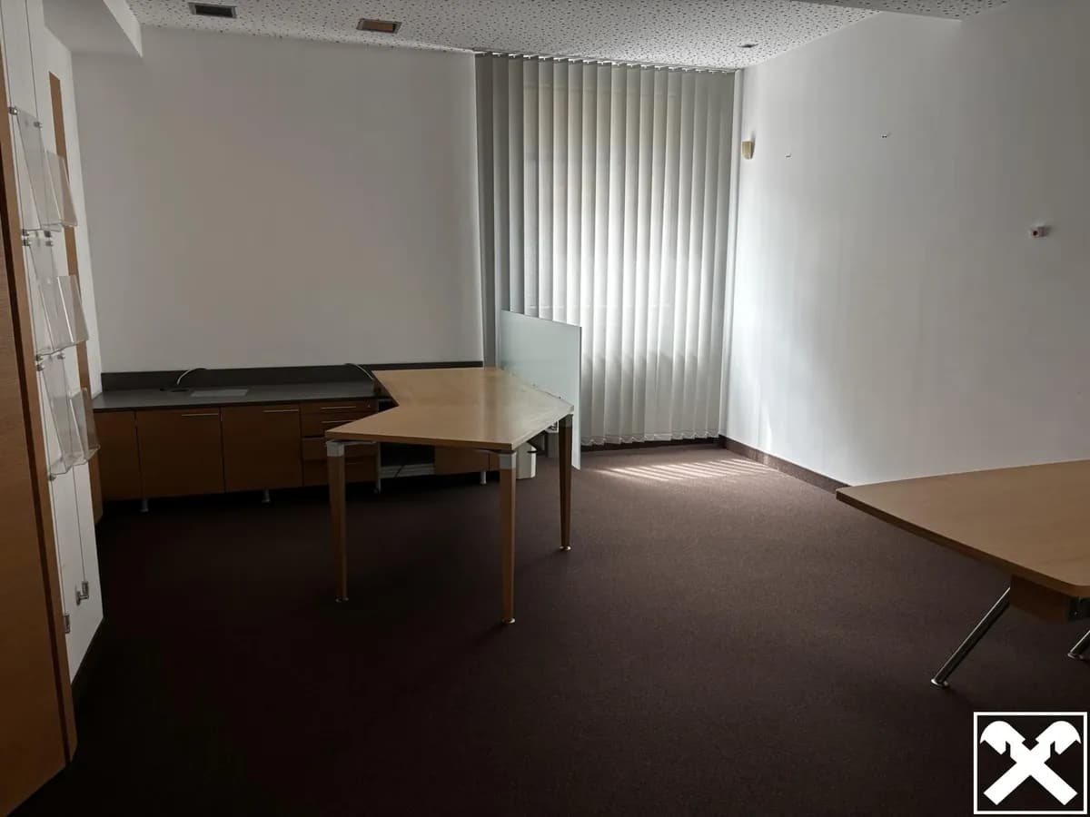 6-Zimmer-Gewerbeimmobilie mieten in Sankt Veit an der Glan – € 14 – Bild 7 von 11