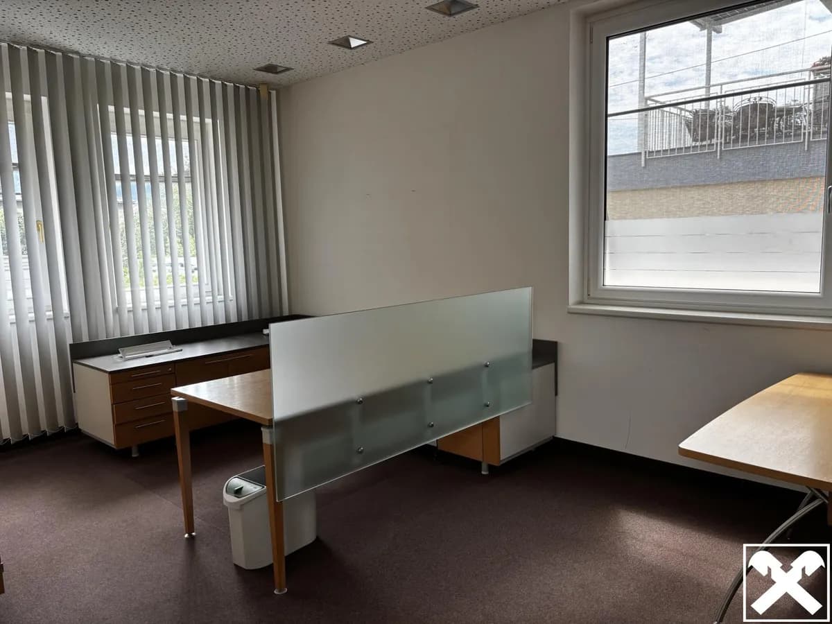 6-Zimmer-Gewerbeimmobilie mieten in Sankt Veit an der Glan – € 14 – Bild 8 von 11