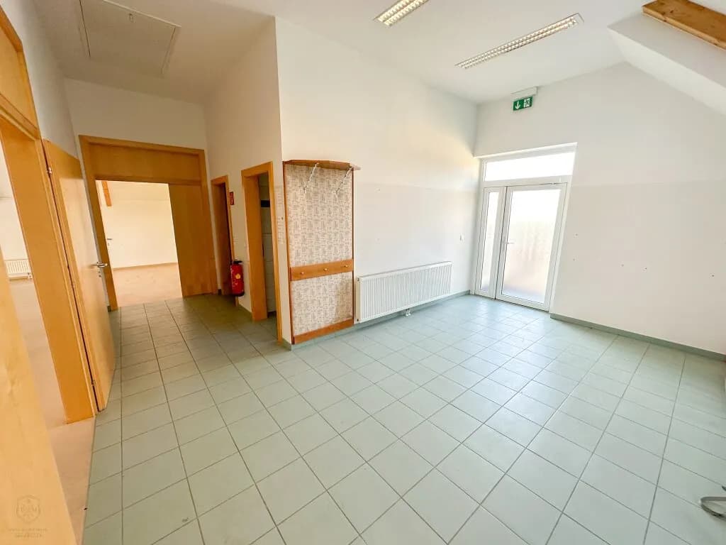3-Zimmer-Gewerbeimmobilie mieten in Melk – 182 m², € 1.100 – Bild 4 von 7