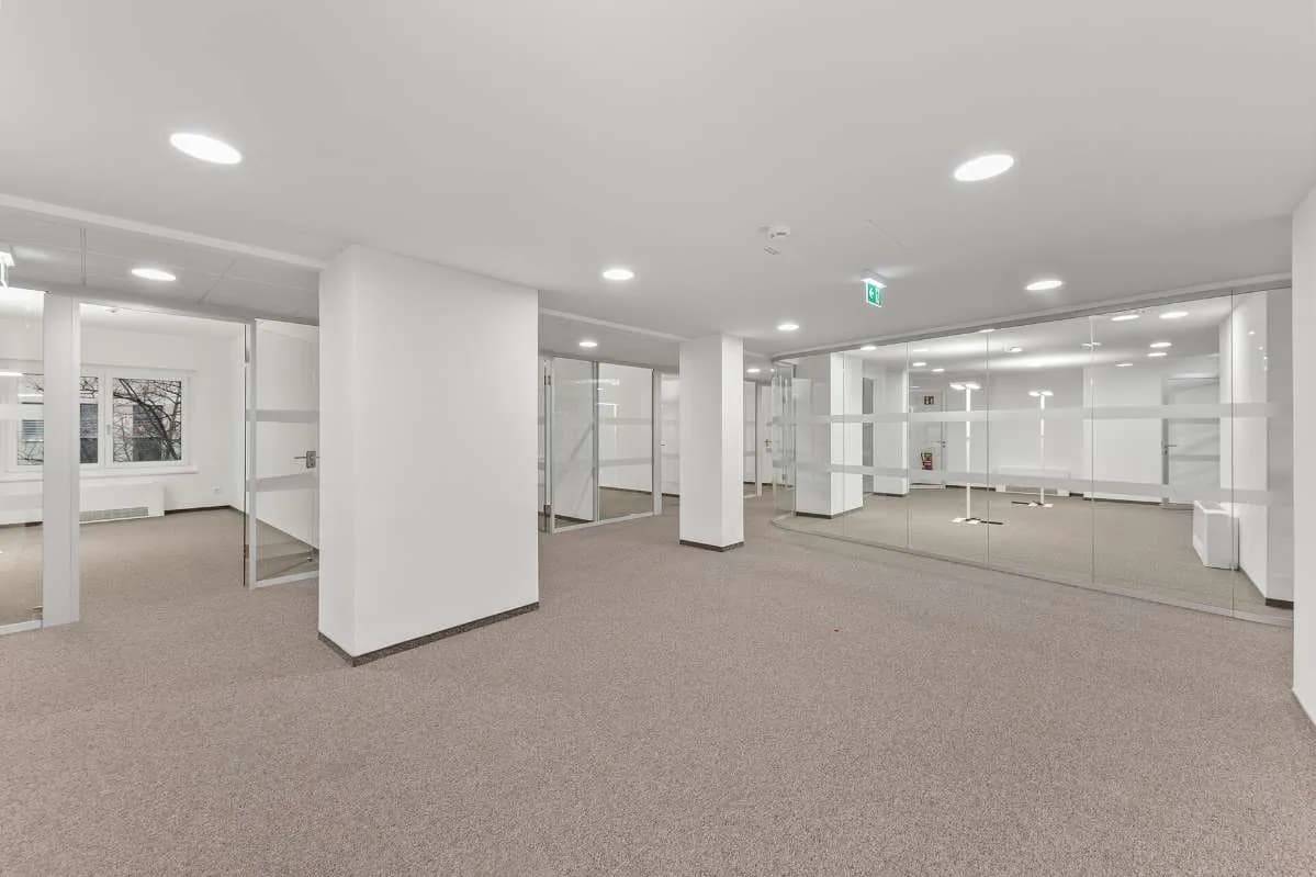 Gewerbeimmobilie mieten in Wien – 1 130 m², € 21.075 – Bild 1 von 14