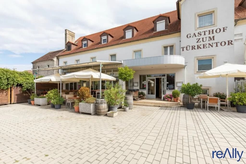 Gewerbeimmobilie kaufen in Eisenstadt - Umgebung – 1 100 m², € 899.000 – Bild 1 von 12