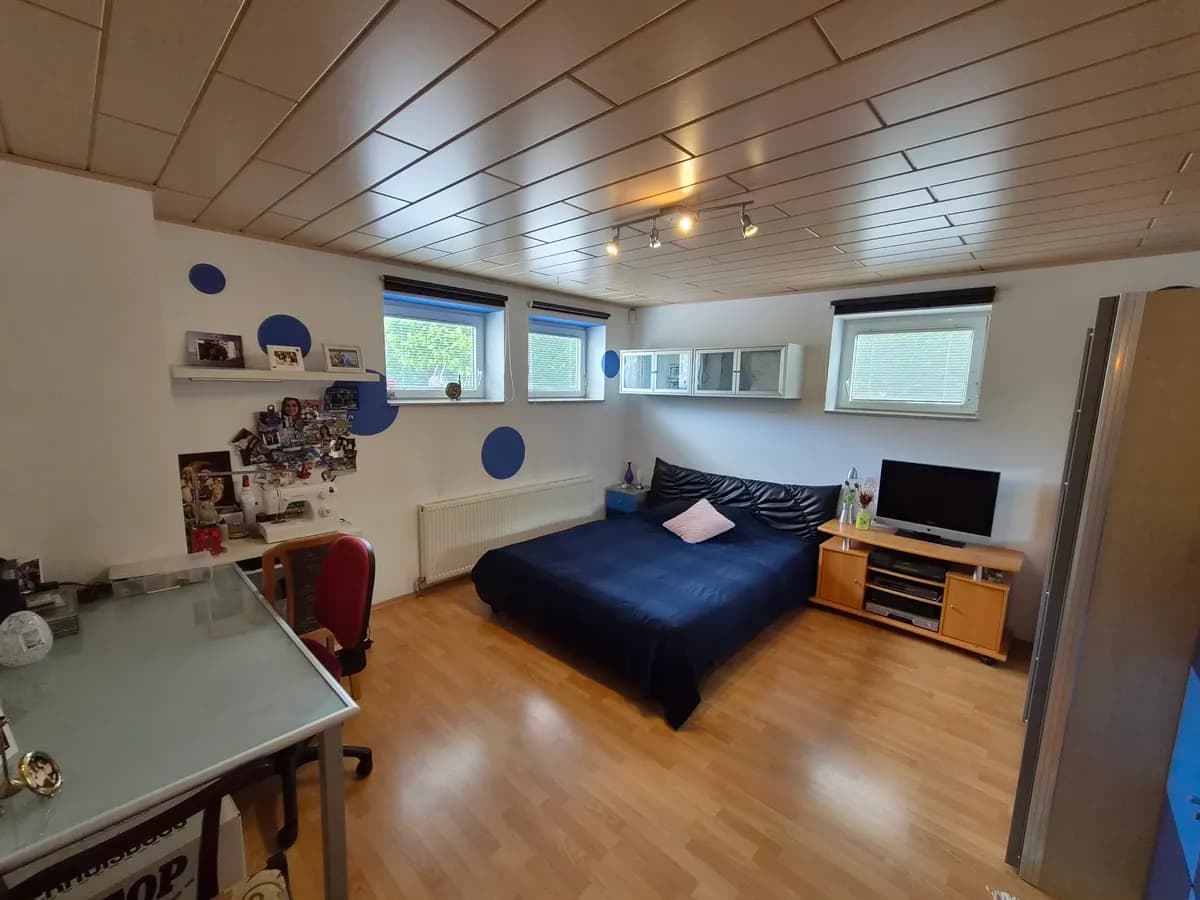 8-Zimmer-Immobilie kaufen in Baden – 326 m², € 890.000 – Bild 3 von 22
