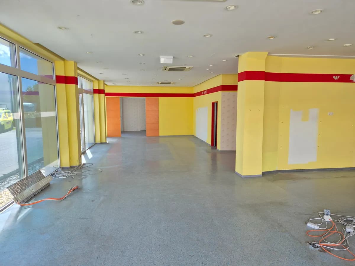 Gewerbeimmobilie mieten in Baden – 451 m², € 10.226 – Bild 3 von 10