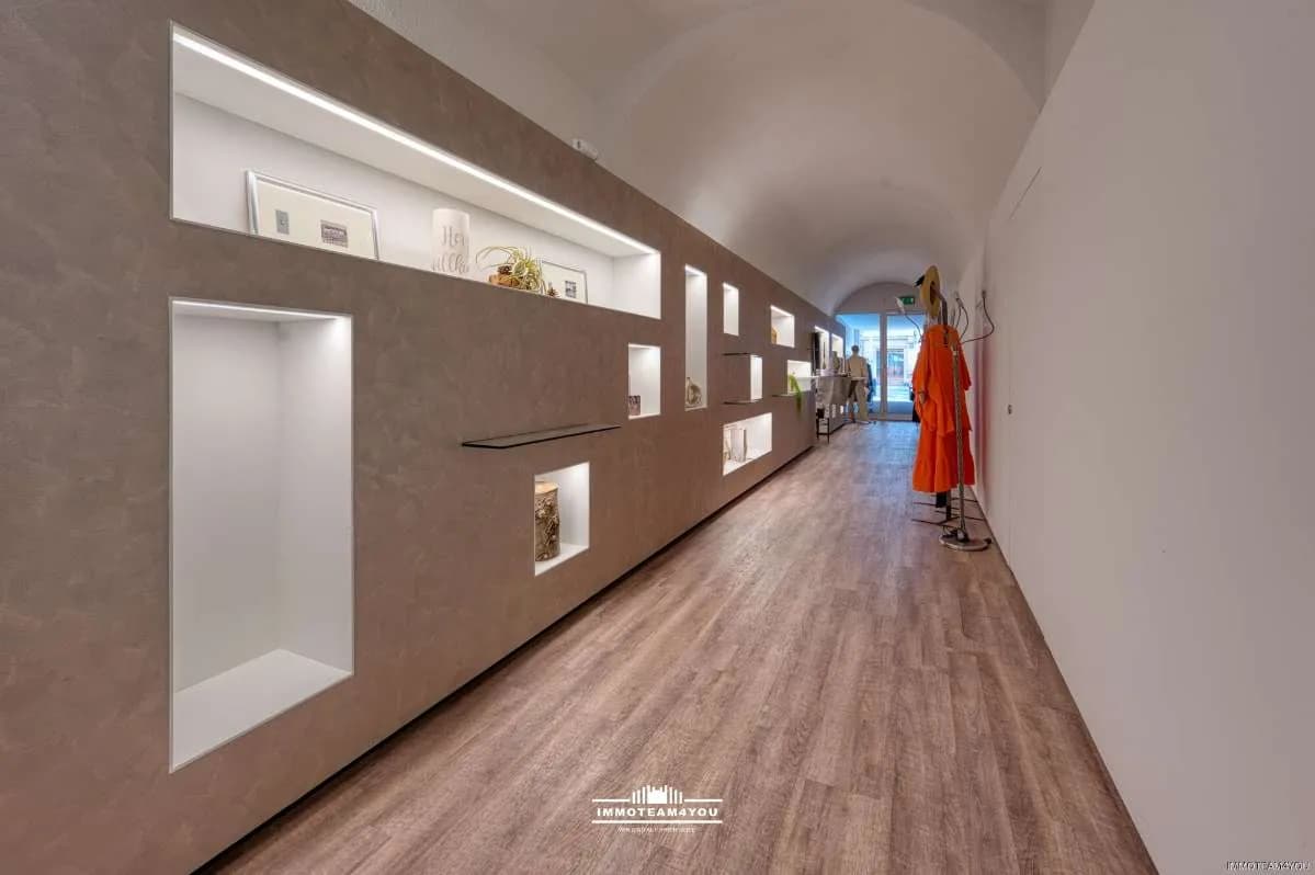 2-Zimmer-Gewerbeimmobilie mieten in Vöcklabruck – 131 m², € 2.046 – Bild 2 von 14