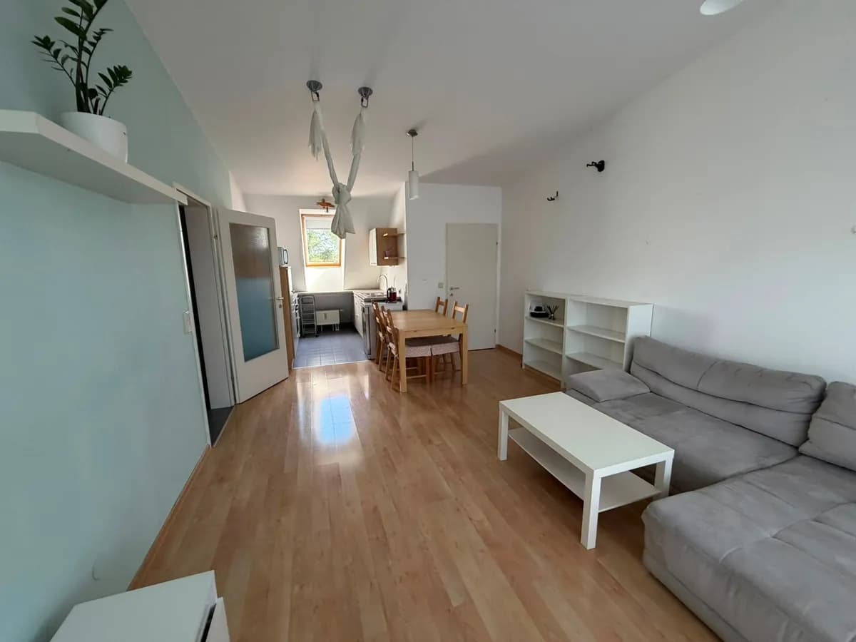 2-Zimmer-Wohnung mieten in Wien – 76 m², € 734 – Bild 2 von 9