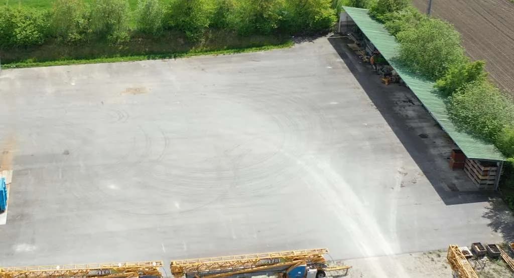 Immobilie mieten in Linz Land – 2 500 m² – Bild 2 von 3