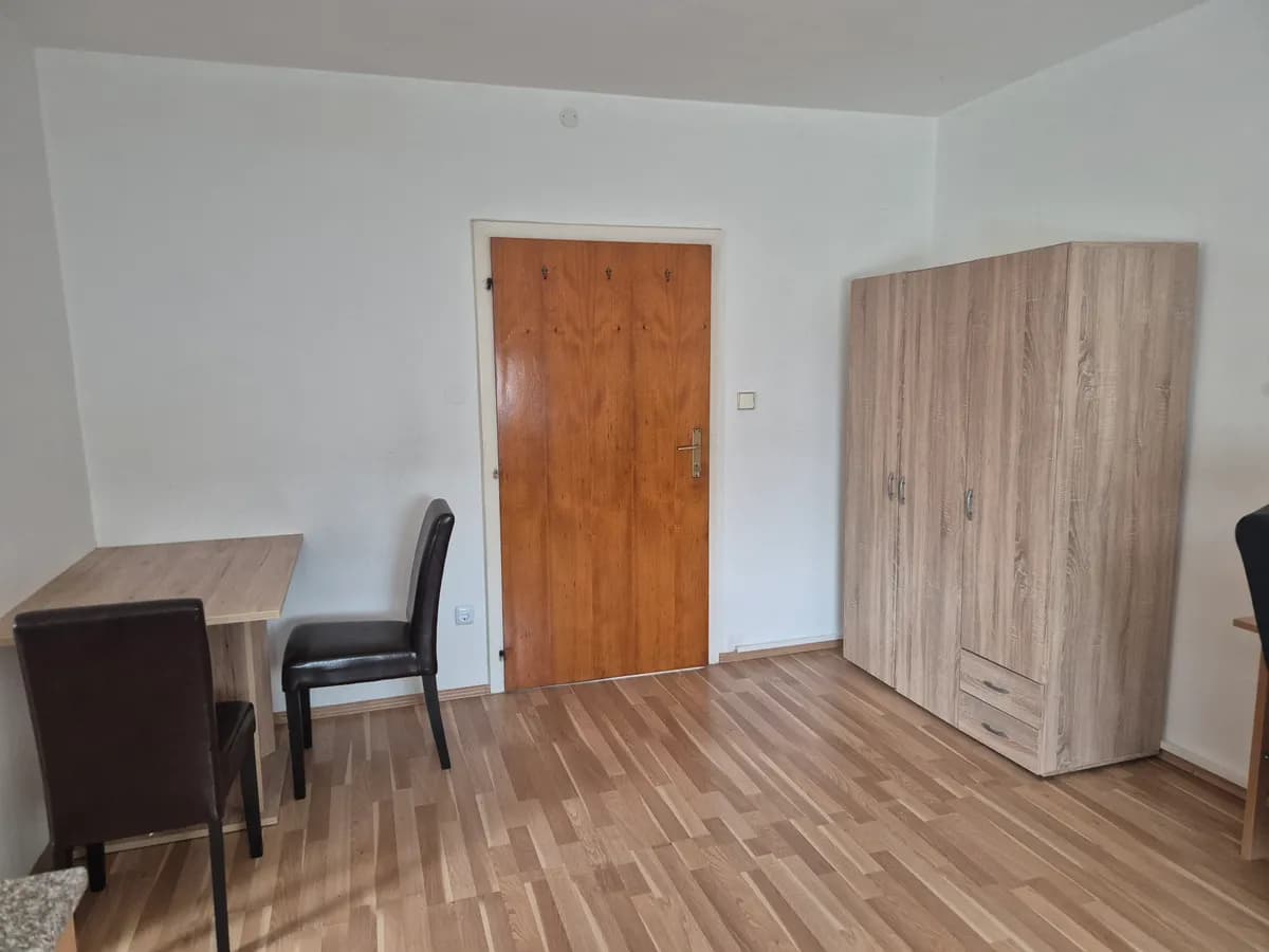 Wohnung mieten in Wels-Land – 20 m², € 400 – Bild 4 von 5
