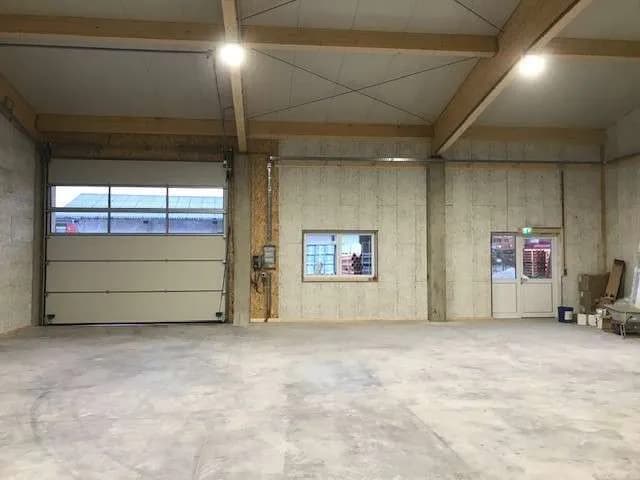 1-Zimmer-Gewerbeimmobilie mieten in Vöcklabruck – 240 m², € 1.440 – Bild 2 von 5