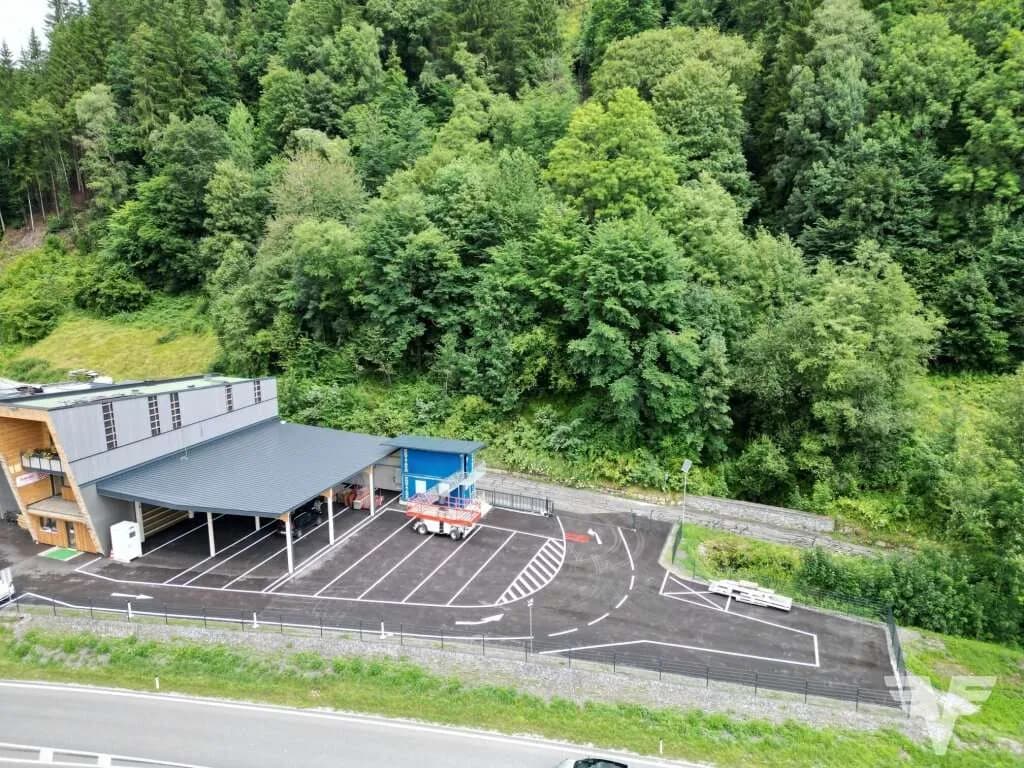 Immobilie mieten in Zell am See – 1 531 m², € 3.960 – Bild 1 von 6