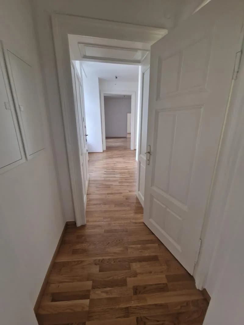 2-Zimmer-Wohnung mieten in Baden – 77,94 m², € 986 – Bild 3 von 11