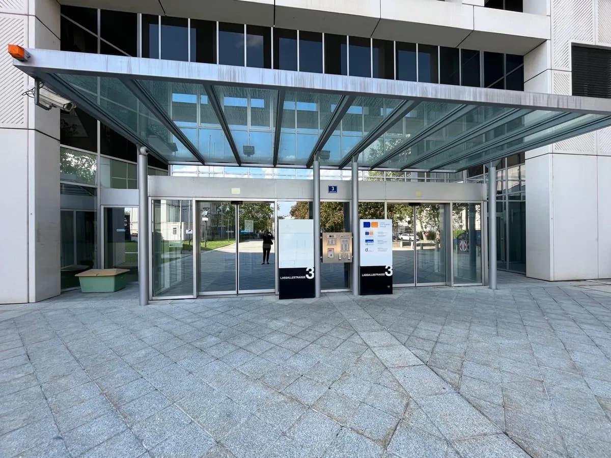 Gewerbeimmobilie mieten in Wien – 596 m², € 23.722 – Bild 8 von 12