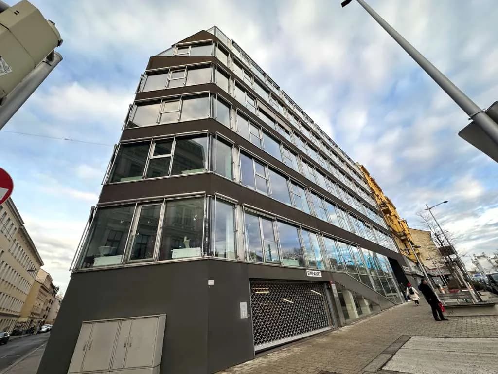 Gewerbeimmobilie mieten in Wien – 342 m², € 15 – Bild 3 von 11