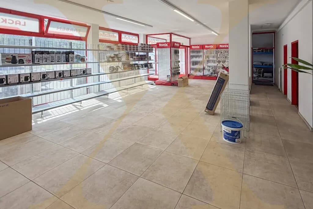 Gewerbeimmobilie mieten in Linz Land – 832 m², € 4.890
