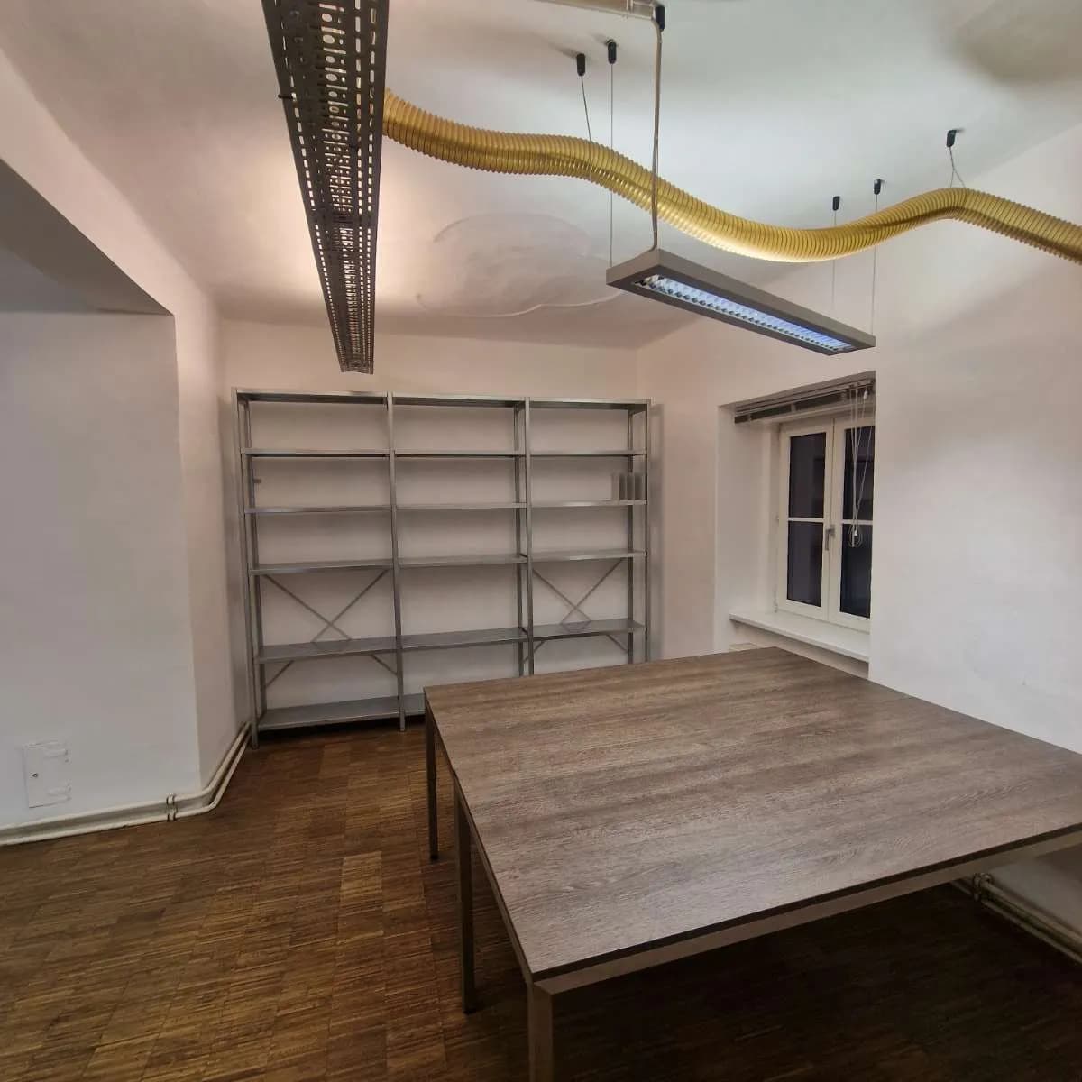 1-Zimmer-Gewerbeimmobilie mieten in Wien – 22 m², € 462 – Bild 2 von 9
