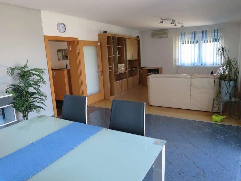 10-Zimmer-Immobilie kaufen in Neunkirchen – 1 300 m², € 599.999 – Bild 8 von 26
