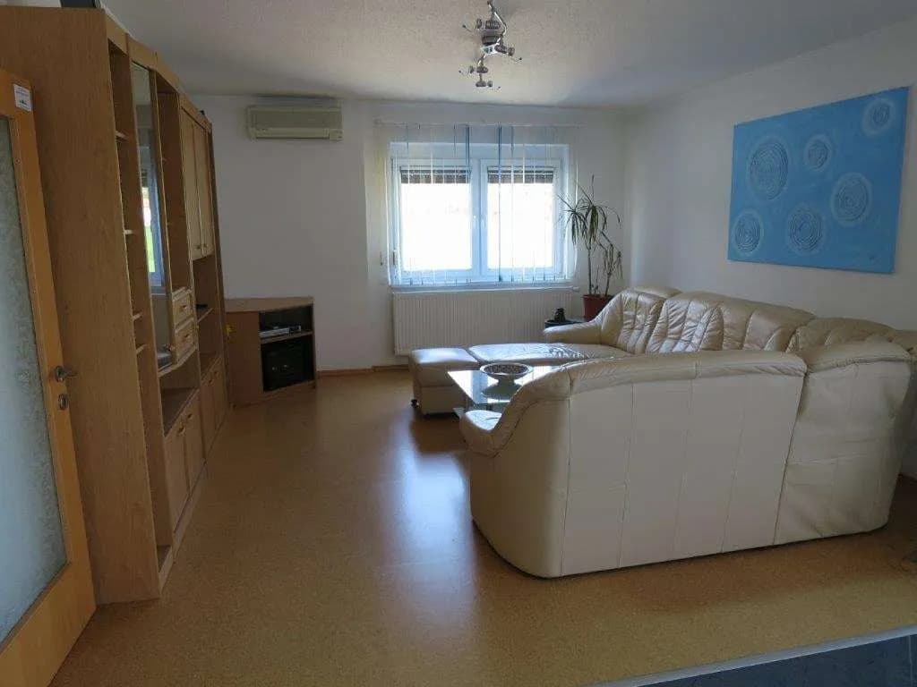 10-Zimmer-Immobilie kaufen in Neunkirchen – 1 300 m², € 599.999 – Bild 12 von 26