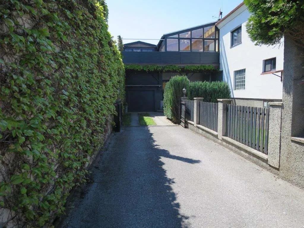 10-Zimmer-Immobilie kaufen in Neunkirchen – 1 300 m², € 599.999 – Bild 26 von 26
