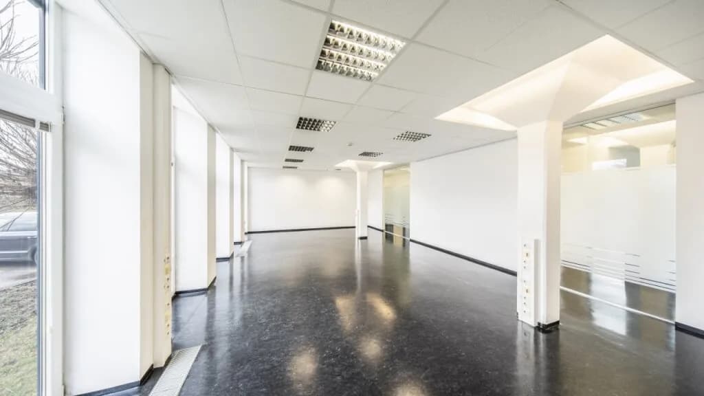 9-Zimmer-Gewerbeimmobilie mieten in Steyr – 280 m², € 3.397 – Bild 10 von 13
