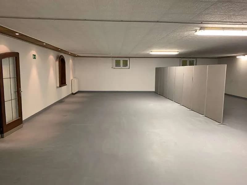 6-Zimmer-Gewerbeimmobilie mieten in Baden – 450 m², € 4 – Bild 4 von 10