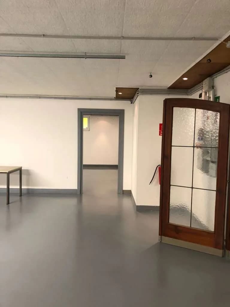 6-Zimmer-Gewerbeimmobilie mieten in Baden – 450 m², € 4 – Bild 7 von 10