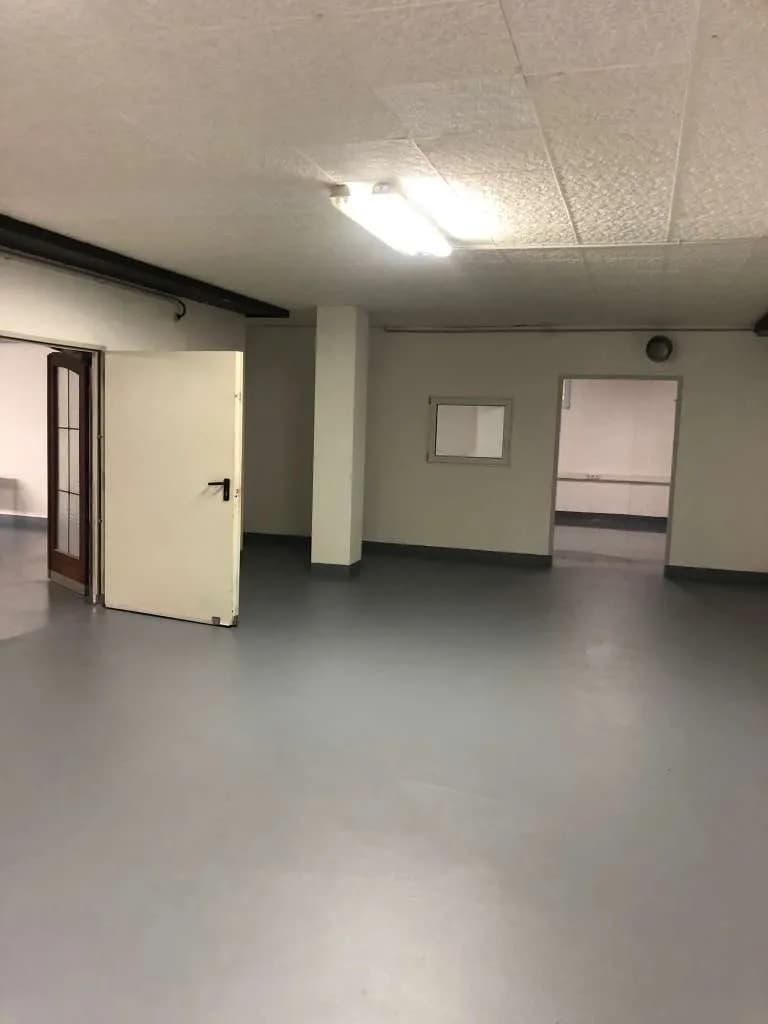 6-Zimmer-Gewerbeimmobilie mieten in Baden – 450 m², € 4 – Bild 8 von 10