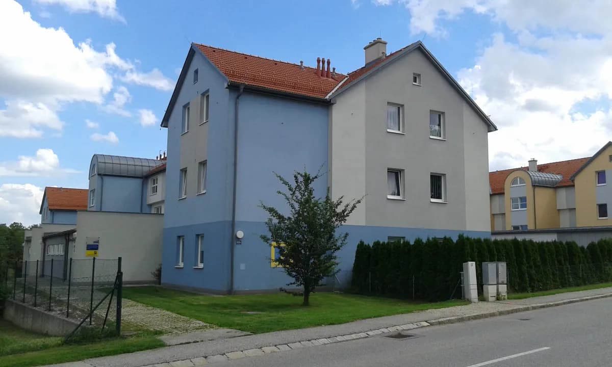 4-Zimmer-Wohnung mieten in Neunkirchen – 84,82 m², € 703 – Bild 1 von 4