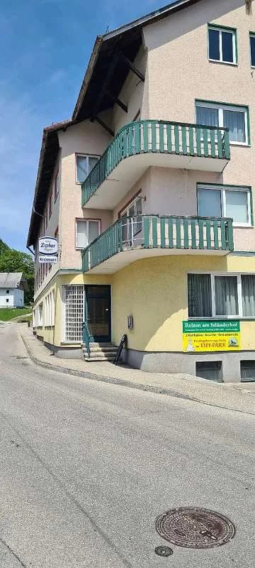 Gewerbeimmobilie mieten in Vöcklabruck – 424 m², € 999