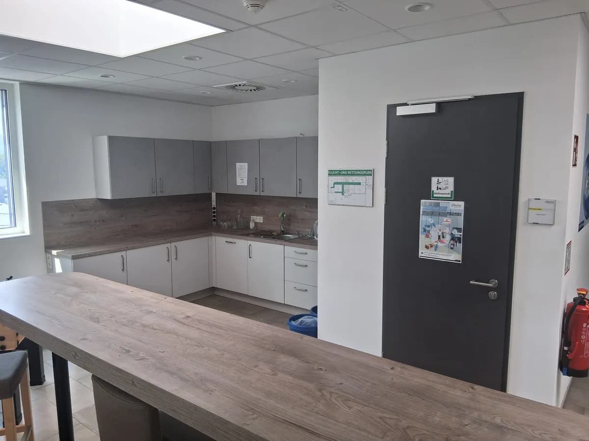 Gewerbeimmobilie mieten in Steyr-Land – 140 m², € 11 – Bild 4 von 9