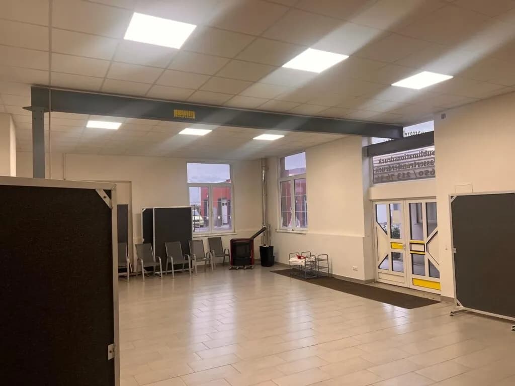 Gewerbeimmobilie mieten in Wiener Neustadt Land – 90 m², € 840 – Bild 1 von 11