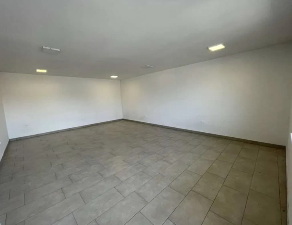 Gewerbeimmobilie mieten in Wiener Neustadt Land – 35 m², € 315